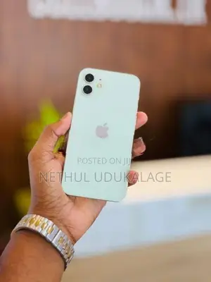 Apple iPhone 12 64GB (Used)