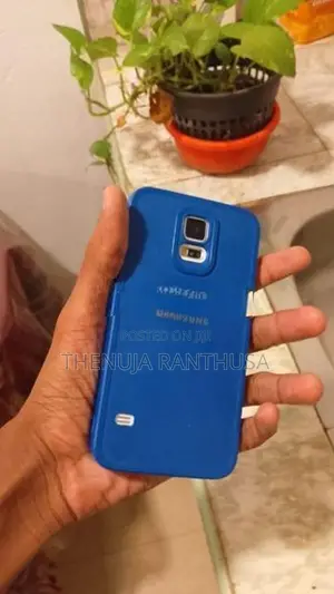 Samsung Galaxy S5 (Used)