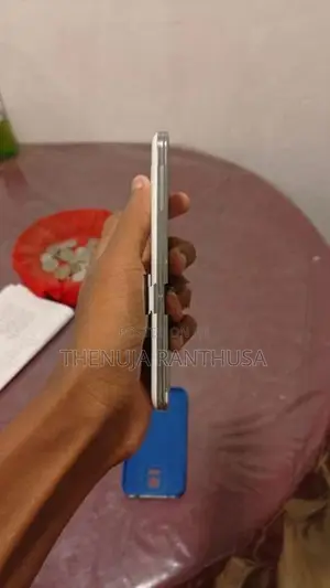 Samsung Galaxy S5 (Used)
