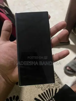 Samsung Galaxy S22 (Used)