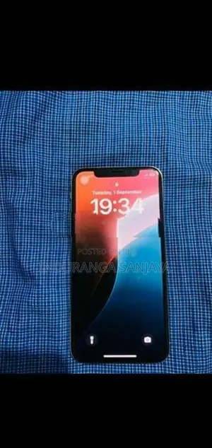 Apple iPhone XS 64GB (Used)