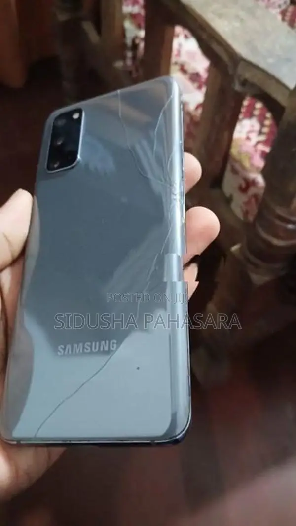 Samsung Galaxy S20 (Used)