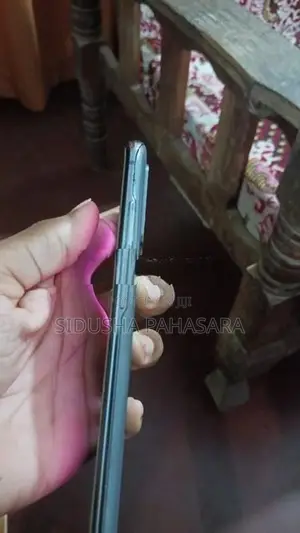 Samsung Galaxy S20 (Used)