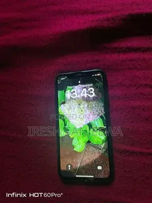 Apple iPhone XR (Used)