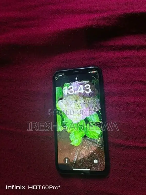 Apple iPhone XR (Used)