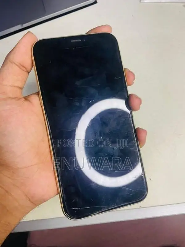 Apple iPhone XR (Used)