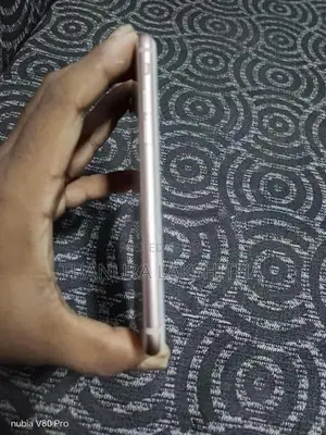 Apple iPhone 8 (Used)