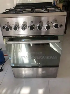 Oven with 04 Gas Burner
