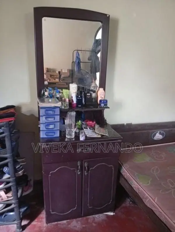 MDF Dressing Table With Mirror