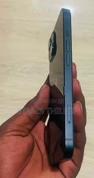 Apple iPhone 13 (Used)