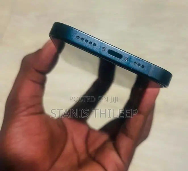 Apple iPhone 13 (Used)