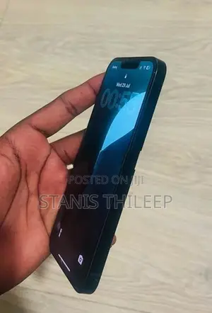 Apple iPhone 13 (Used)