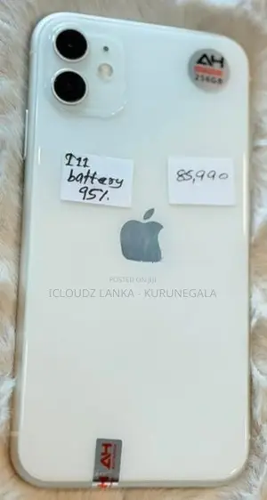 Apple iPhone 11 256GB (Used)