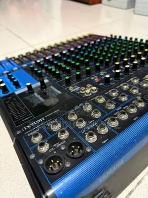 MG16 XU Mixing Console