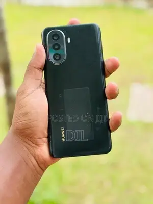 Huawei Nova Y71 128GB (Used)