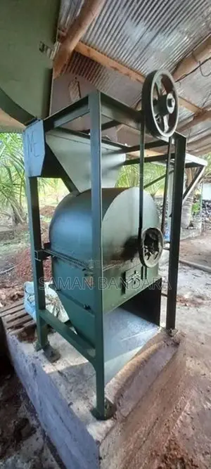 Coconut Husk Cutting Machine