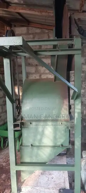 Coconut Husk Cutting Machine