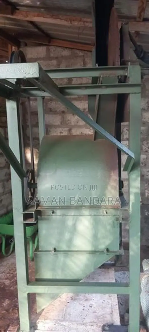 Coconut Husk Cutting Machine
