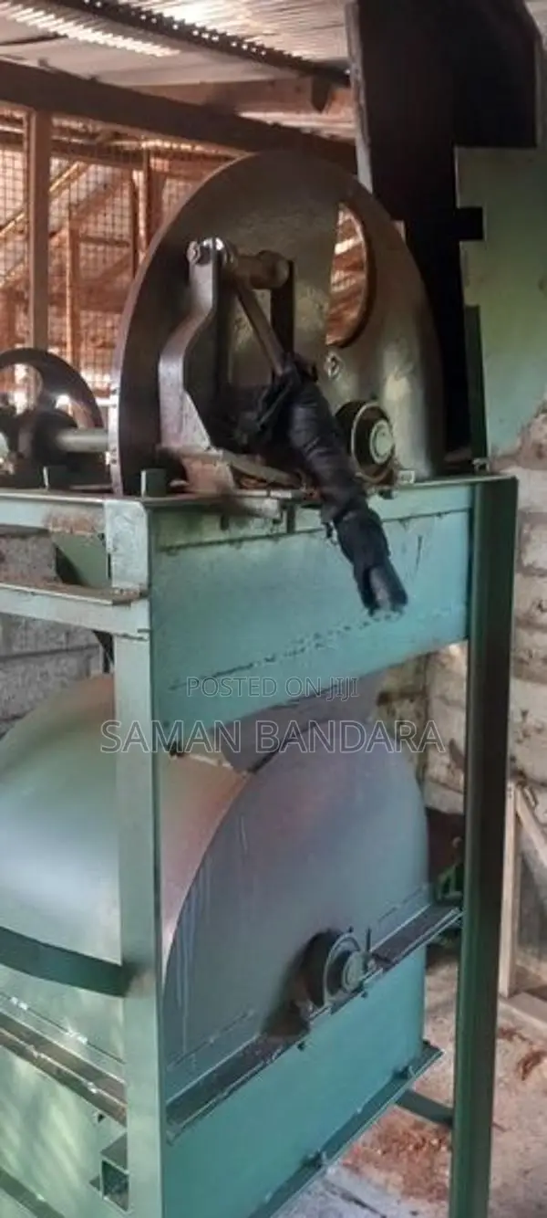 Coconut Husk Cutting Machine