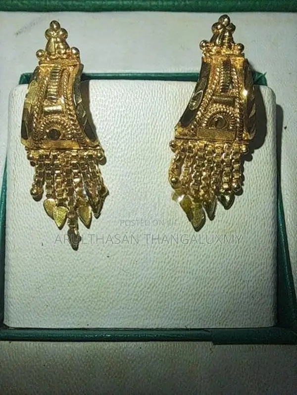 Gold imitation Earrings
