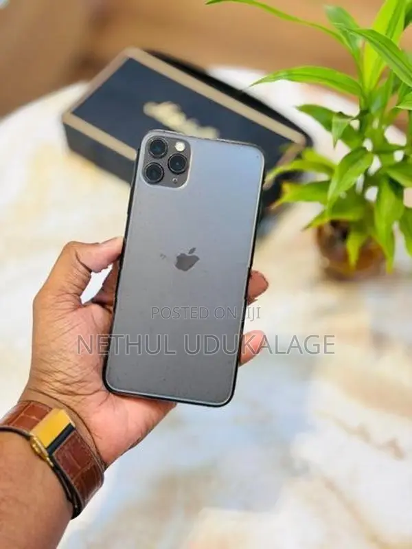 Apple iPhone 11 Pro Max 512GB (Used)