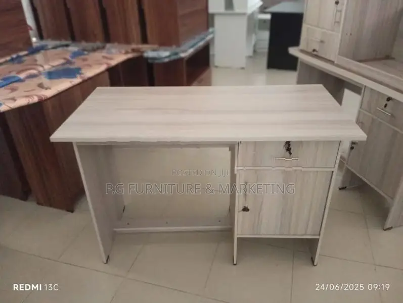Modern Melamine 4×2 Ft Tabel