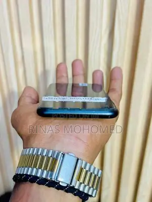Apple iPhone SE 2 (Used)