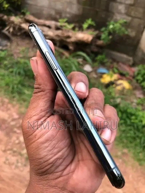 Apple iPhone 11 Pro 64GB (Used)