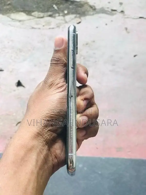 Apple iPhone X (Used)