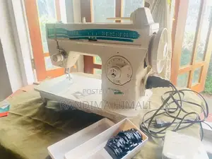 Singer Contessa