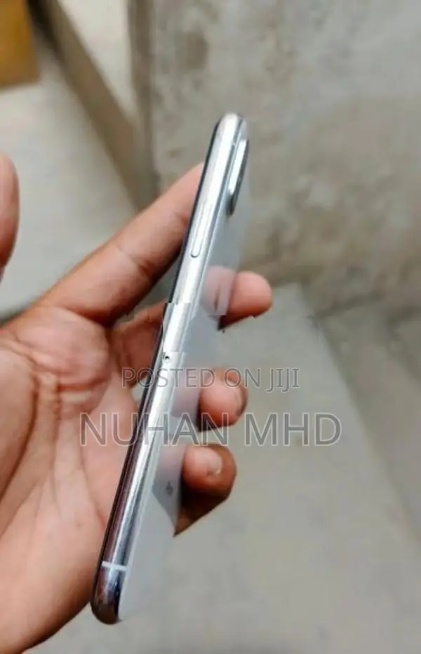 Apple iPhone X (Used)