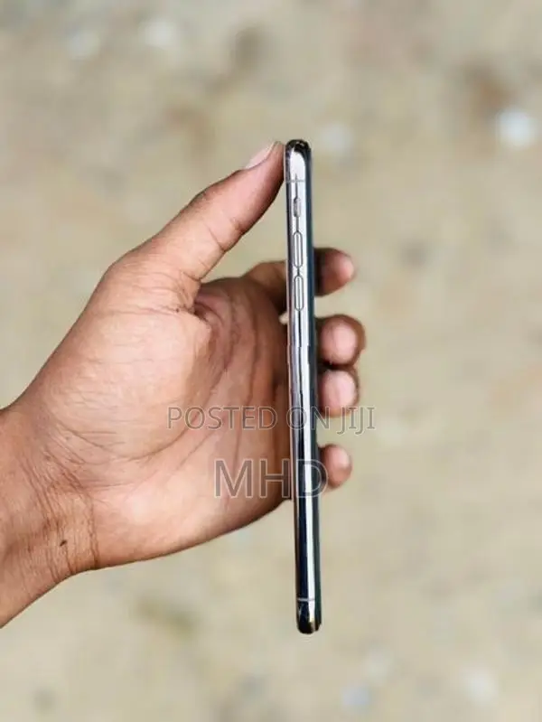 Apple iPhone XS Max (Used)