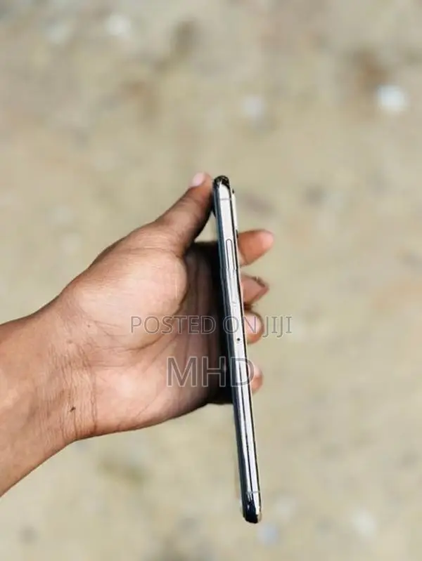 Apple iPhone XS Max (Used)