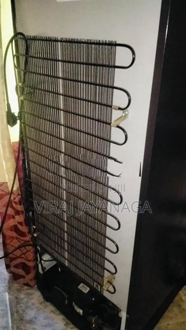 ෆිජ් එකක් විකිනිමට ඇත
