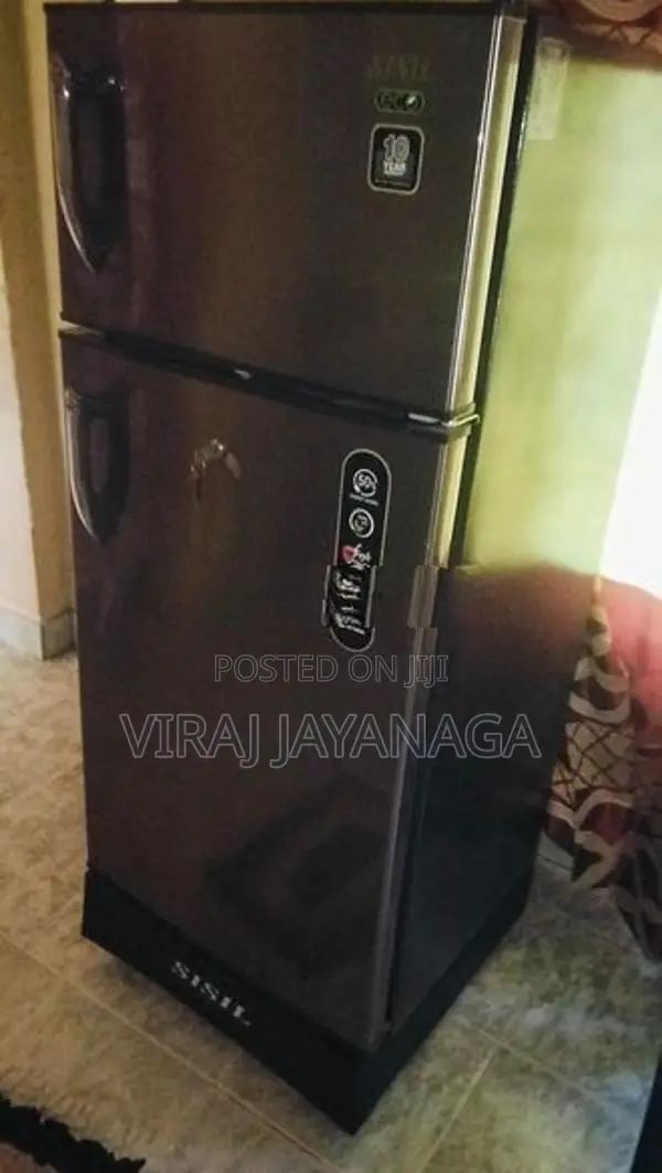 ෆිජ් එකක් විකිනිමට ඇත