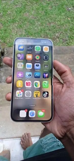 Apple iPhone 13 (Used)