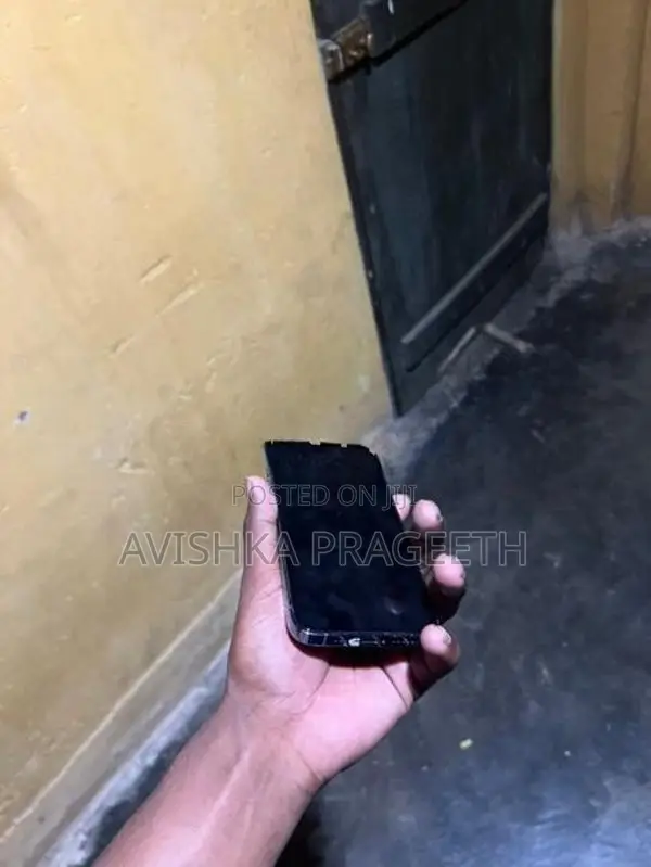 Apple iPhone 13 Pro (Used)
