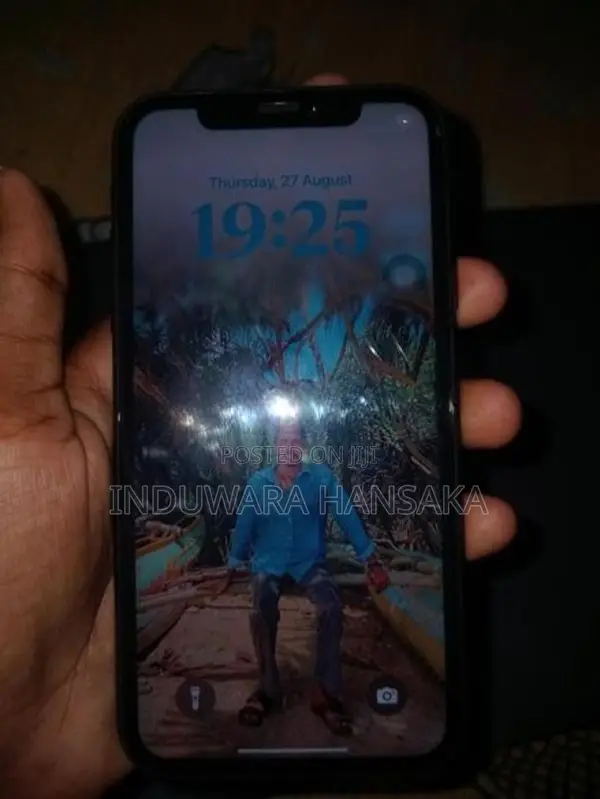 Apple iPhone XR (Used)