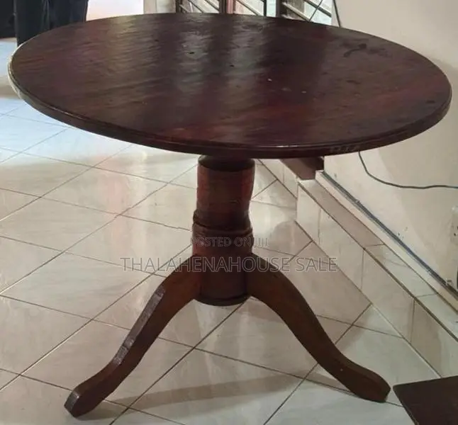 4 Dining Chairs with Round Table