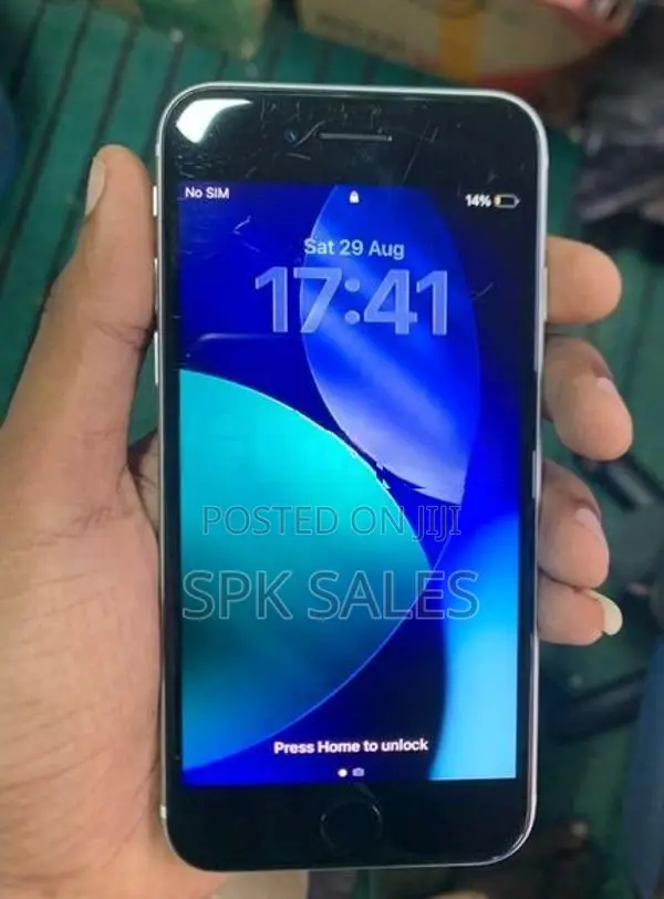 Apple iPhone SE 2 (Used)