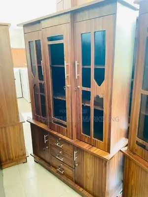 New 3 Door Showcase