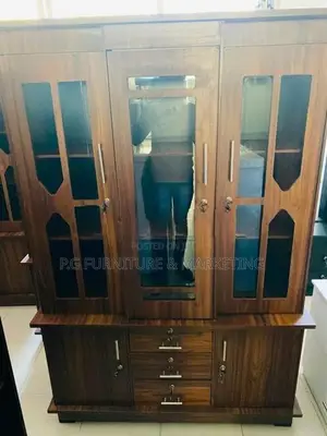 New 3 Door Showcase