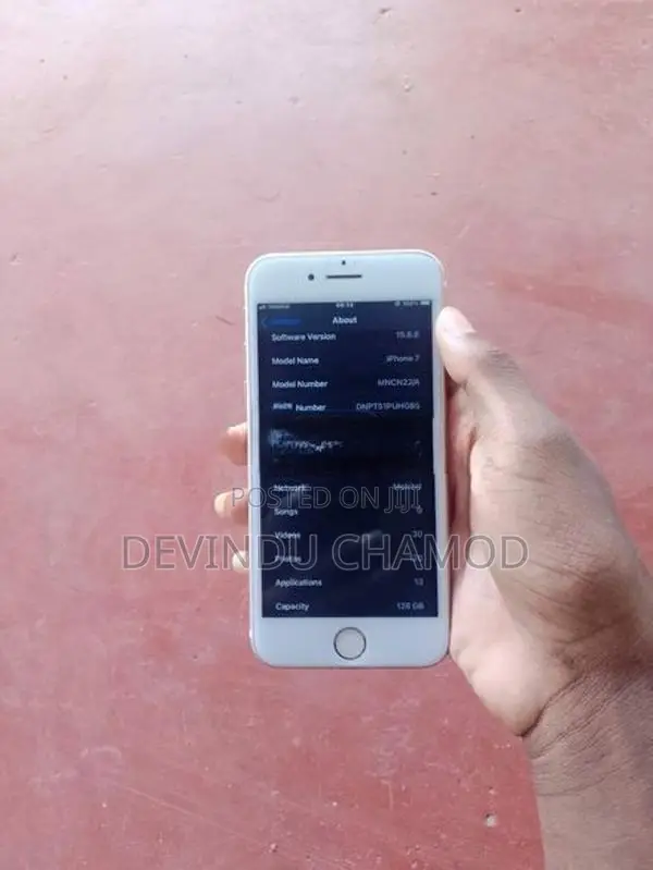 Apple iPhone 7 (Used)