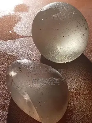 කපා ඔප නොදැමු ස්වභාවික මැණික් ගල්