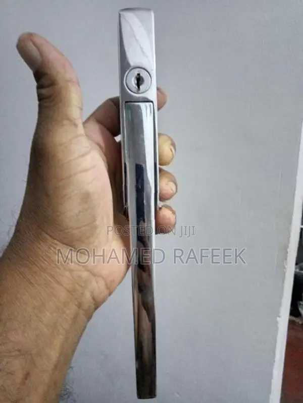 Cooled Room Door Handle