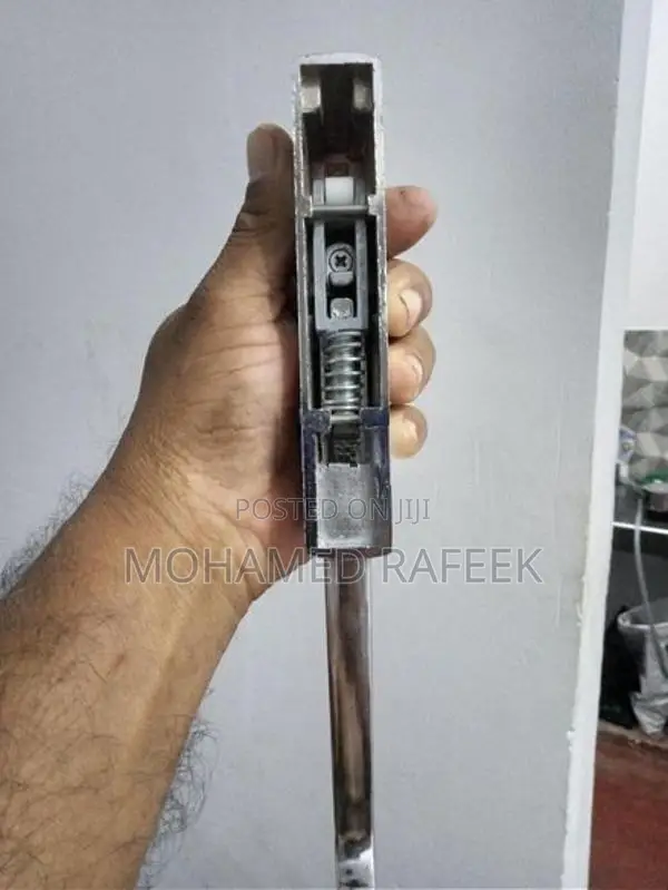 Cooled Room Door Handle