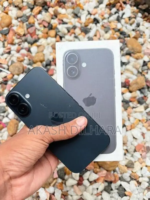 Apple iPhone 16 256GB (Used)