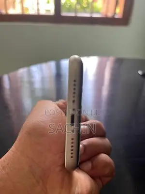 Apple iPhone 11 (Used)