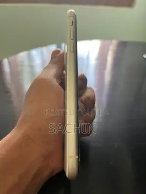 Apple iPhone 11 (Used)