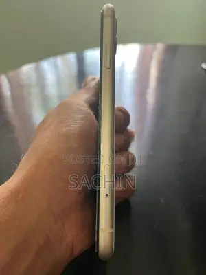 Apple iPhone 11 (Used)